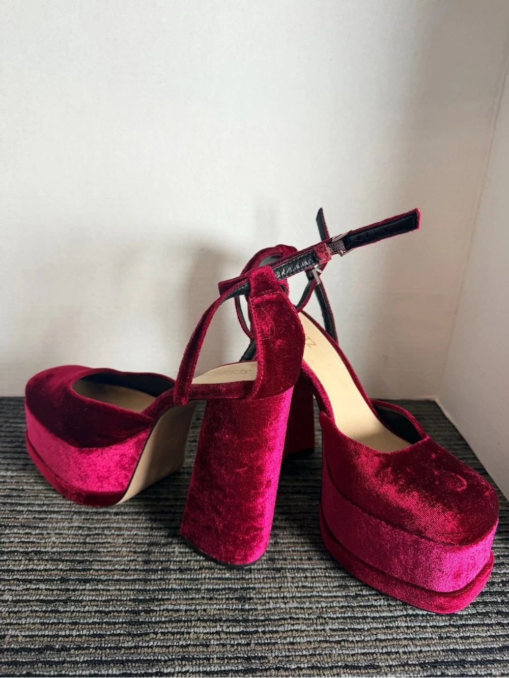 SCHUTZ Fuchsia Velvet Platform Block Heel Sandals